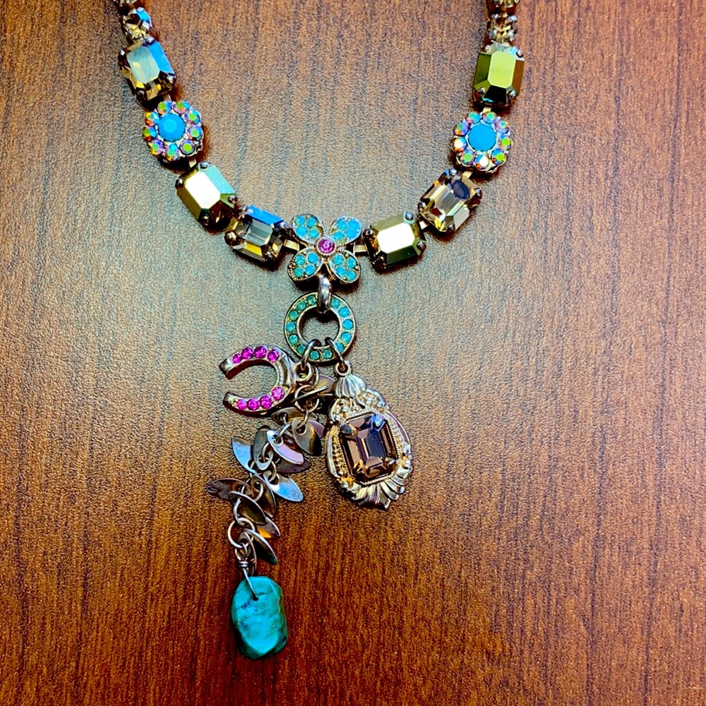 Mariana Necklace with rose gold metal